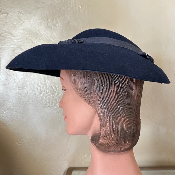 ELEGANT 1950\'s NAVY WIDE BRIM HAT WITH GROSGRAIN BOWS main image 5